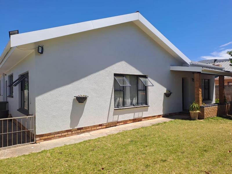 3 Bedroom Property for Sale in Sandbaai Western Cape